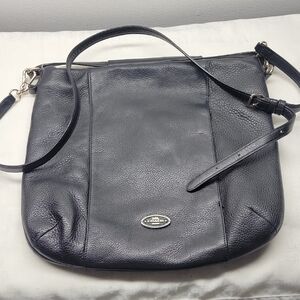 Coach Black Leather Shoulder Bag with Classic Design